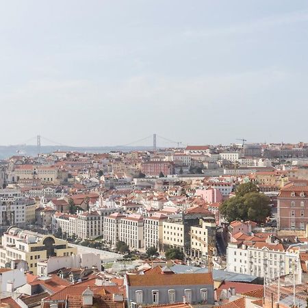 Stroll To Coffee Shops Near A Renovated Hillside Apartment In Graca Lisboa 外观 照片