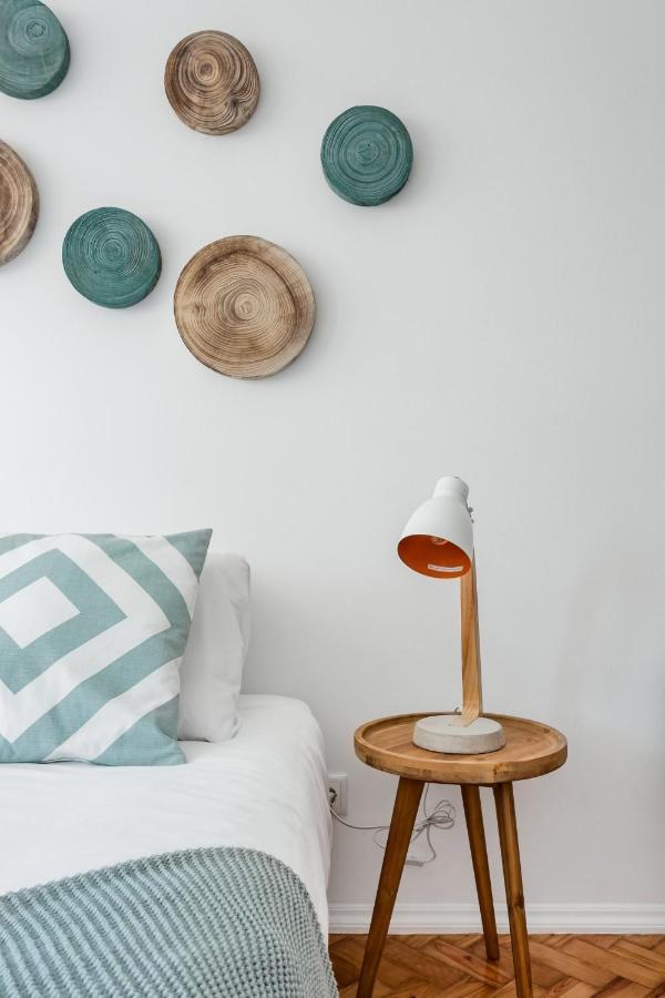 Stroll To Coffee Shops Near A Renovated Hillside Apartment In Graca Lisboa 外观 照片