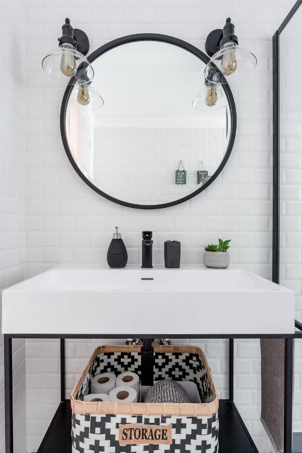Stroll To Coffee Shops Near A Renovated Hillside Apartment In Graca Lisboa 外观 照片