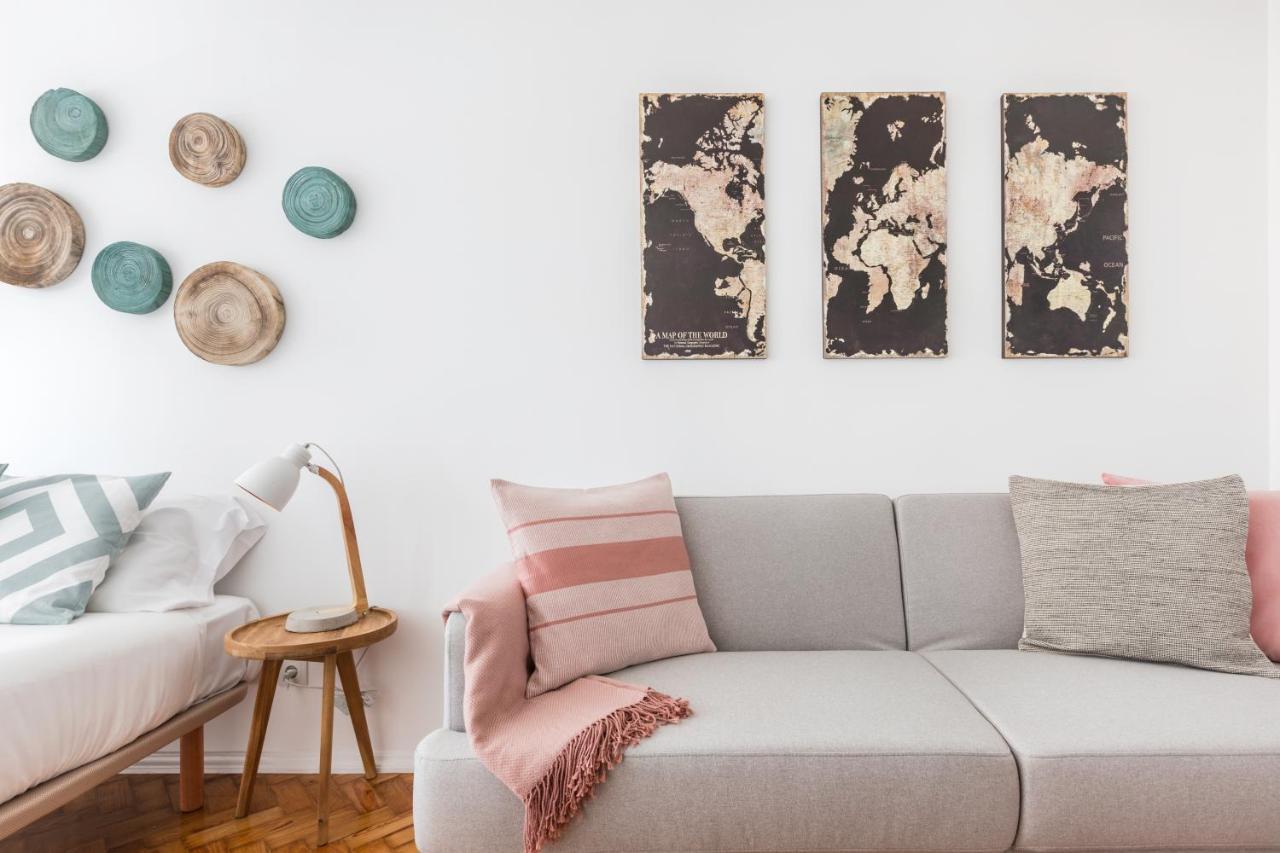 Stroll To Coffee Shops Near A Renovated Hillside Apartment In Graca Lisboa 外观 照片